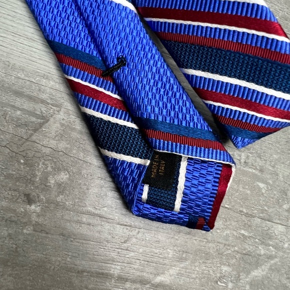 Jos A Bank Reserve Blue w/ Red, Navy & White Stripe Twill Tie - Picture 4 of 6